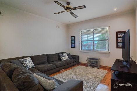 Property photo of 17 York Crescent Belmont North NSW 2280