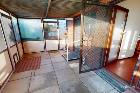 Property photo of 10 Chelsfield Street Gosnells WA 6110