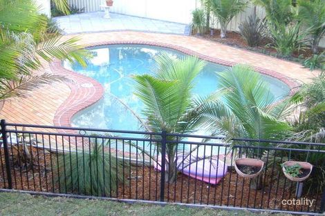 Property photo of 8 Stephen Close Green Point NSW 2251