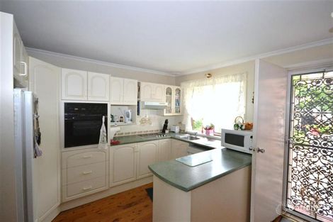 Property photo of 7 Kahlua Crescent Bomaderry NSW 2541