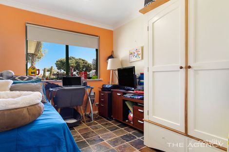 Property photo of 4 Kurrajong Place Safety Bay WA 6169