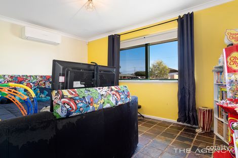 Property photo of 4 Kurrajong Place Safety Bay WA 6169