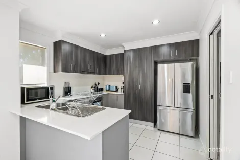 Property photo of 1/64 Makybe Diva Drive Ooralea QLD 4740