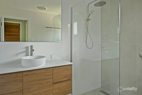 Property photo of 5 Katherine Court New Auckland QLD 4680