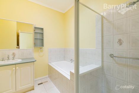 Property photo of 2/10 Royston Avenue Berwick VIC 3806