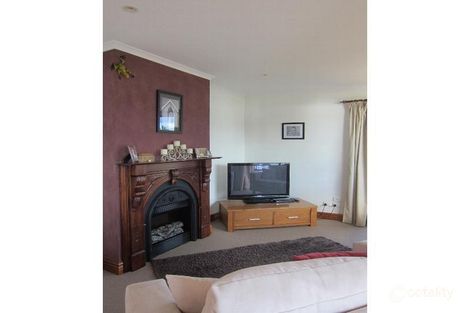Property photo of 122 Derwent Avenue Lindisfarne TAS 7015