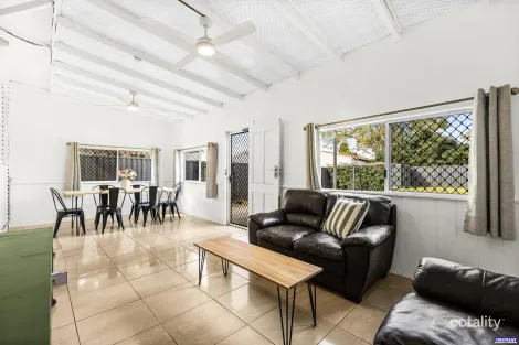 Property photo of 2 Bothwell Street Newtown QLD 4350