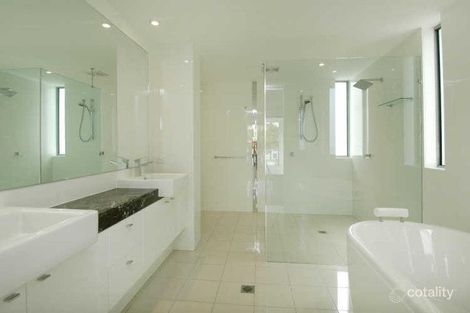 Property photo of 2/106 Petrel Avenue Mermaid Beach QLD 4218