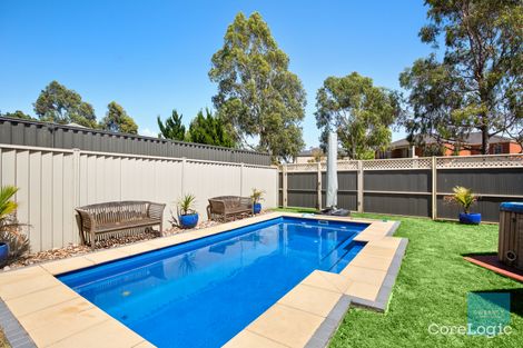 Property photo of 14 Kororoit Approach Caroline Springs VIC 3023