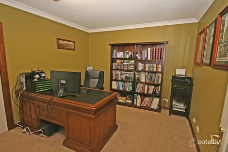Property photo of 10 Cobb And Co Circuit Hillvue NSW 2340