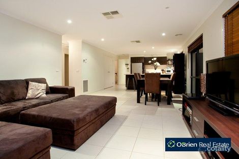 Property photo of 20 Sing Crescent Berwick VIC 3806