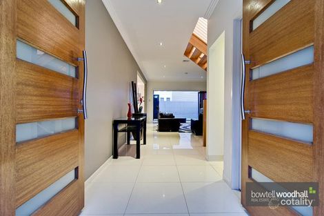 Property photo of 1 Woodhaven Place Mitchelton QLD 4053