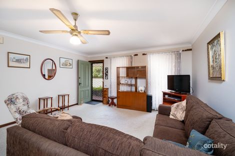 Property photo of 1/405 Kotthoff Street Lavington NSW 2641