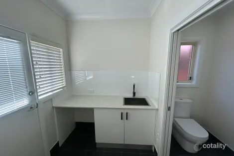 Property photo of 2/13 Cross Street Bathurst NSW 2795