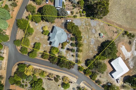 Property photo of 1 Jacaranda Place Kangaroo Gully WA 6255