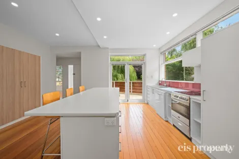 Property photo of 1 Lipscombe Avenue Sandy Bay TAS 7005