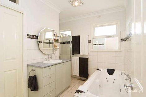 Property photo of 4 Tinto Court Mount Waverley VIC 3149