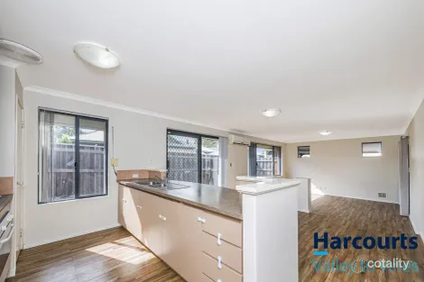 Property photo of 40 Rocklea Crescent Ellenbrook WA 6069