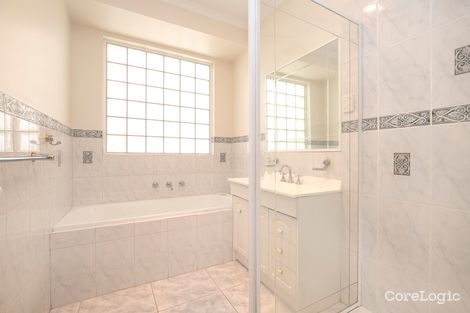 Property photo of 41 Heritage Gardens Sydenham VIC 3037