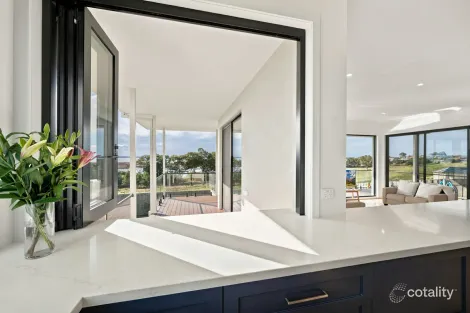 Property photo of 50 Fullarton Drive Paynesville VIC 3880