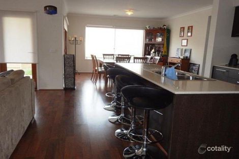 7 Eden Ave, Skye, VIC 3977