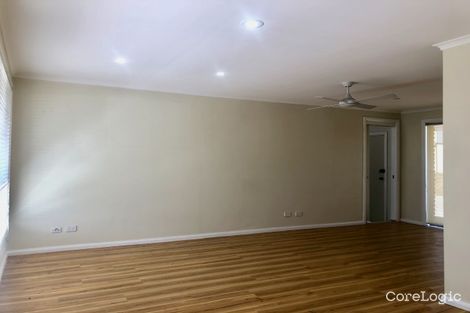 Property photo of 8 Menus Place Rosemeadow NSW 2560