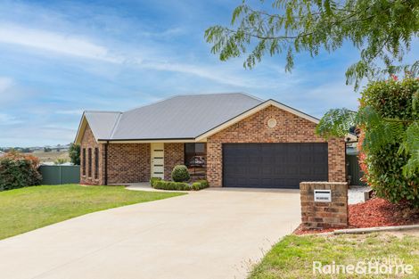Property photo of 16 Sapphire Crescent Kelso NSW 2795