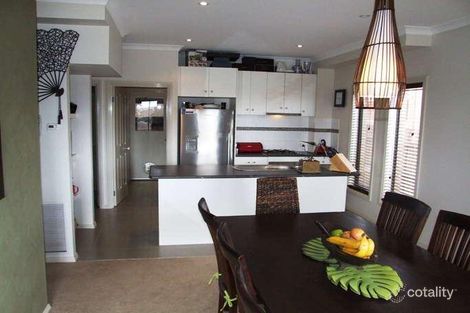 Property photo of 2/10-12 Ross Street Darley VIC 3340