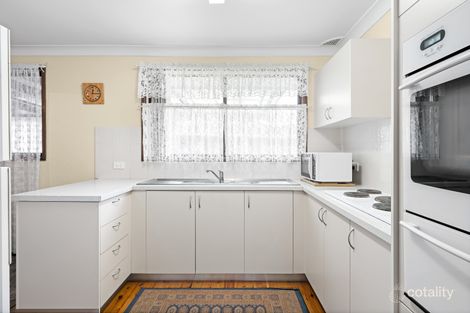 Property photo of 16 Enfield Close St Johns Park NSW 2176