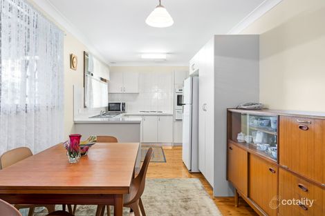 Property photo of 16 Enfield Close St Johns Park NSW 2176