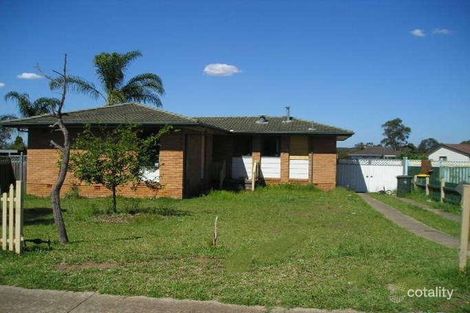 74 Eucalyptus Dr, Macquarie Fields, NSW 2564