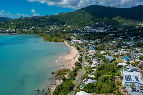 Property photo of 16 Coral Esplanade Cannonvale QLD 4802