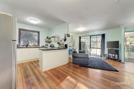 Property photo of 2 Waratah Way Cockatoo VIC 3781