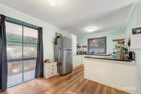 Property photo of 2 Waratah Way Cockatoo VIC 3781