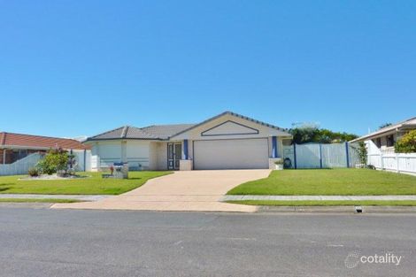 11 Marineview Ave, Scarness, QLD 4655