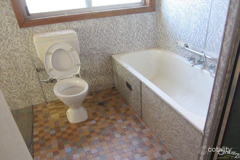 Property photo of 3 Kihilla Street Fairfield Heights NSW 2165