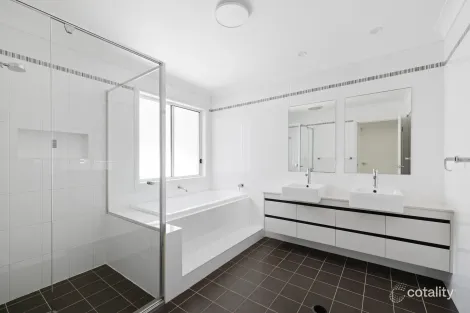 Property photo of 16 Rowe Street Freshwater NSW 2096