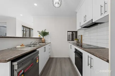 Property photo of 28 Eric De Salis Street Macgregor ACT 2615