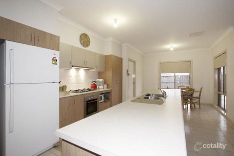 Property photo of 32 Mackellar Street Pakenham VIC 3810