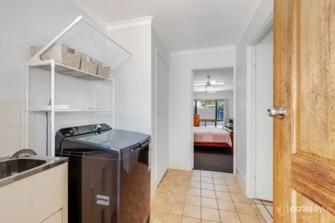 Property photo of 41 Sunset Drive Thabeban QLD 4670