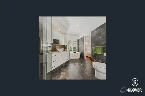 Property photo of 4 Christa Way Benowa QLD 4217