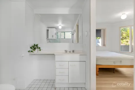 Property photo of 11/51 Leopard Street Kangaroo Point QLD 4169