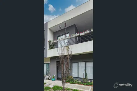 2/8 Polson Way, Cranbourne West, VIC 3977