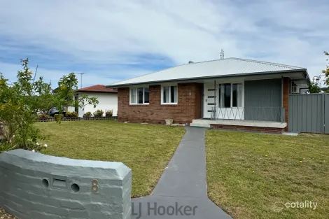 Property photo of 8 Alexander Avenue Caves Beach NSW 2281