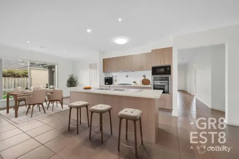 Property photo of 12 Atkinson Drive Berwick VIC 3806