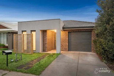 43 Timbarra Dr, Werribee, VIC 3030