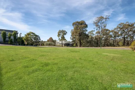 Property photo of 1 Pieper Terrace Strathdale VIC 3550