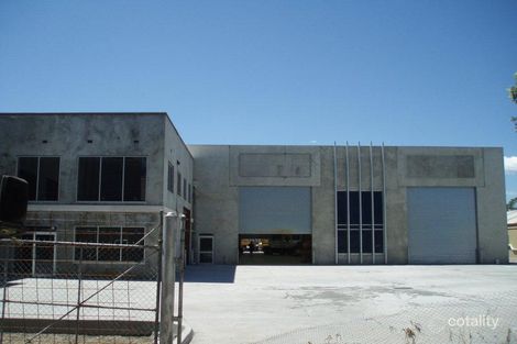 8 Holmwood Rd, Tottenham, VIC 3012