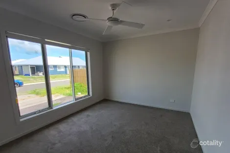 Property photo of 4 Quetta Close Eli Waters QLD 4655
