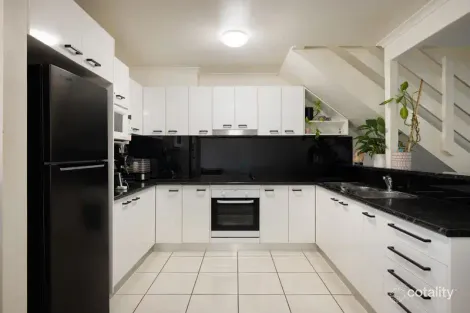 3/63 OLSEN AVE, LABRADOR, QLD 4215